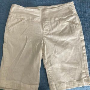 Women's JAG JEANS white shorts size 12